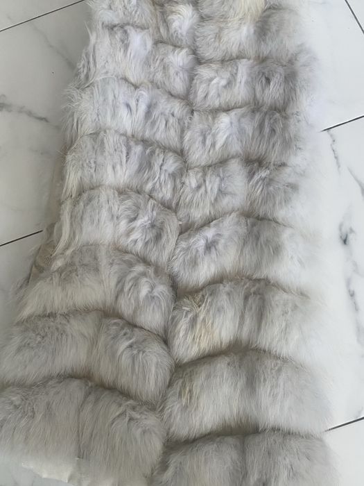 Жіноча желетка із песца терміново !