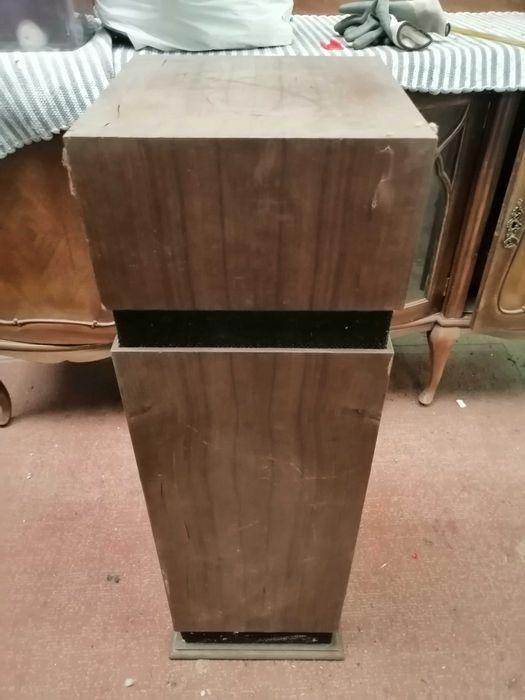 Coluna de som 1972 JBL S109 a testar