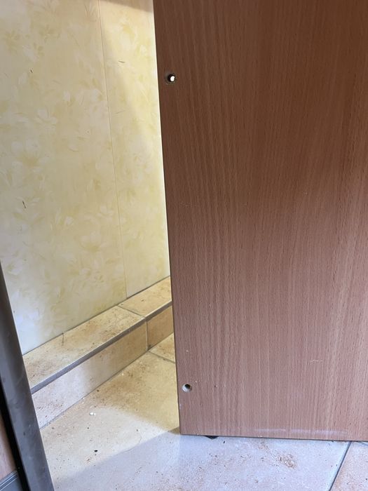 Стіл, столик невеликий