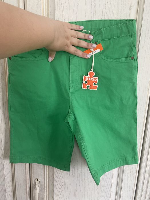 Дуже стильні шорти фірми UBS.2