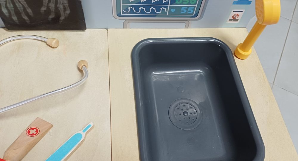 Clínica para bebés e veterinário 2 em 1