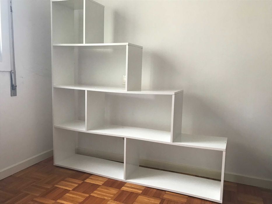 Cama de solteiro com colchão e mesa de cabeceira + oferta (NOVO PREÇO)