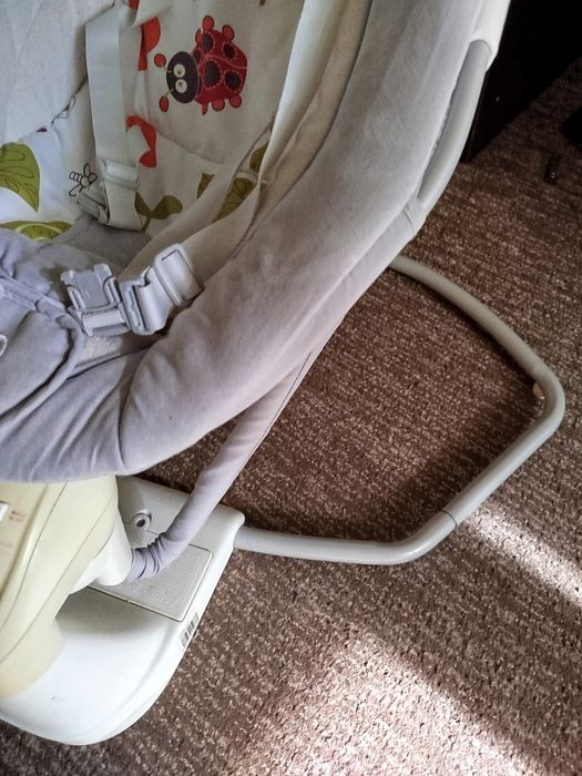 Заколисуючий центр гойдалка