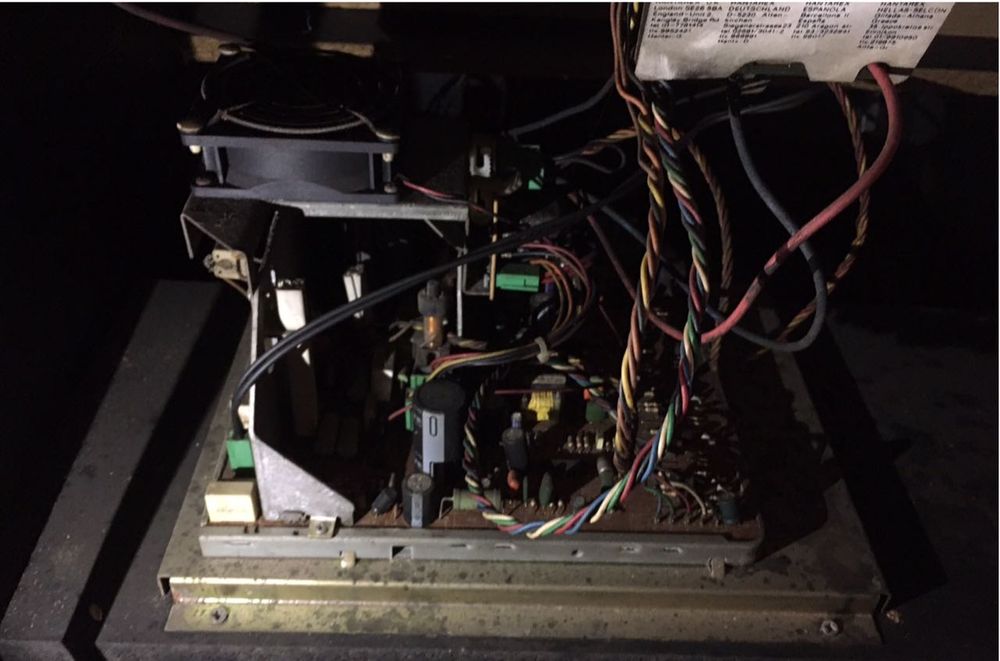 Máquina de Diversão 'Retro Arcade'