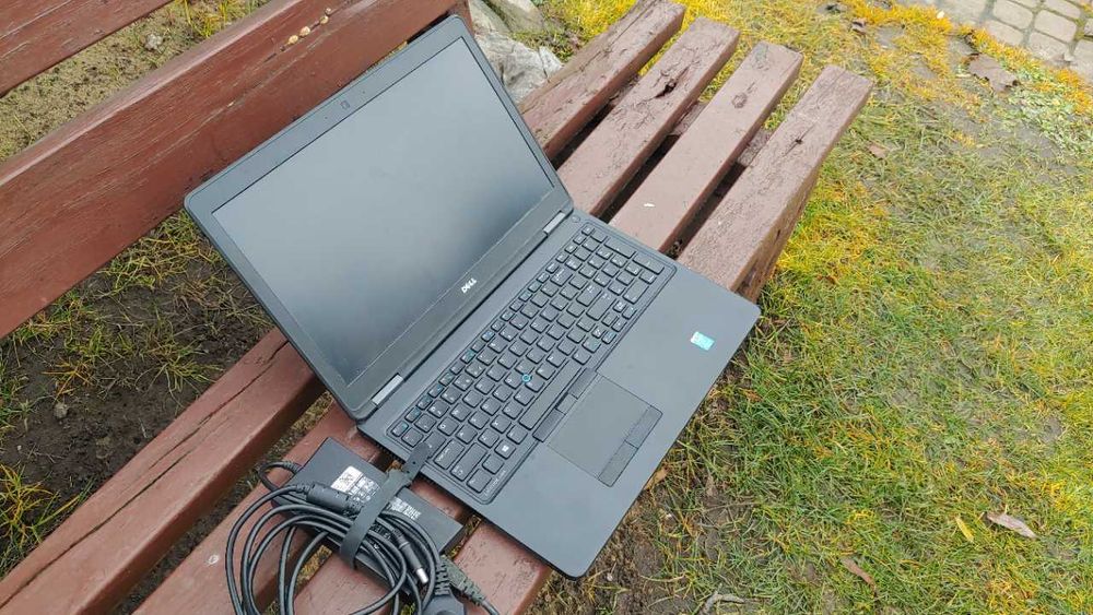 Dell Latitude E5550 16GB, Win 10Pro, nowa bateria, stacja dokująca
