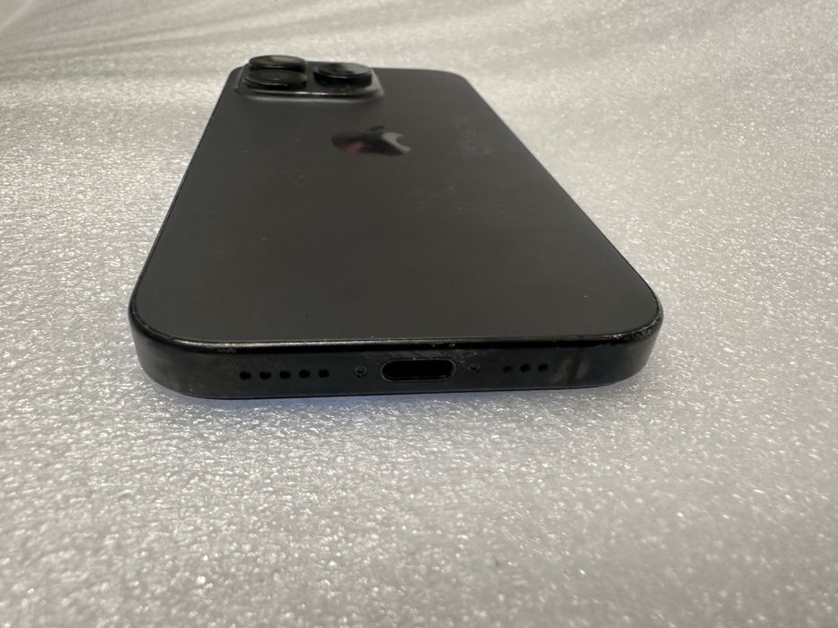 iPhone 15 pro 128 titanium black