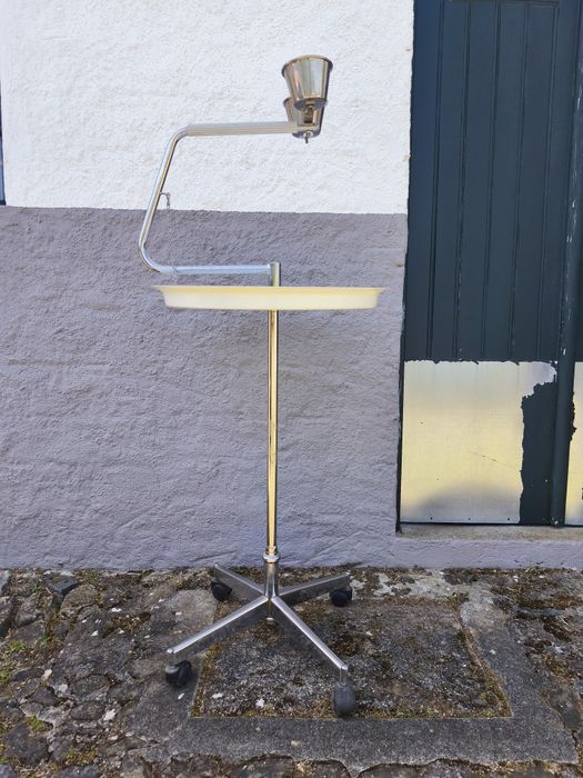 Poleiro Playground para Papagaios/Aves com Comedouros Inox
Preço: [Ins