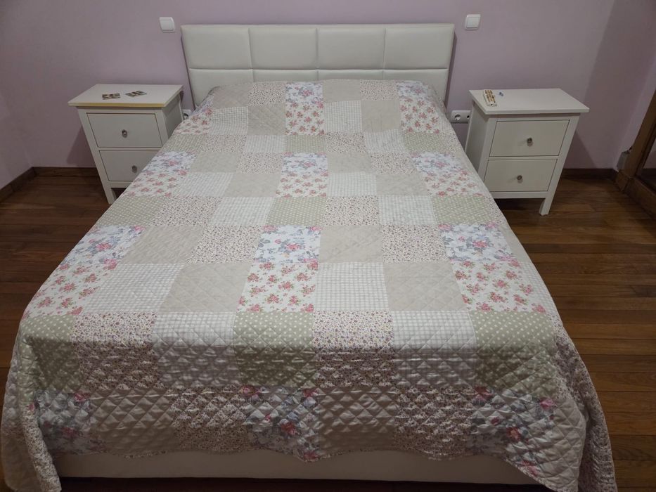 Vendo cama de casal com cabeceira estofada e colchão incluído