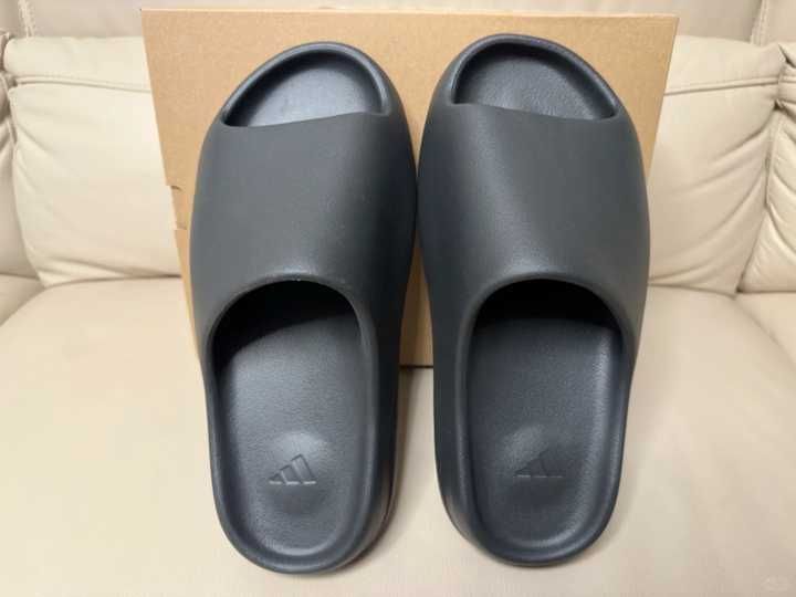 Yeezy_Slide_onyx_Czarny 43