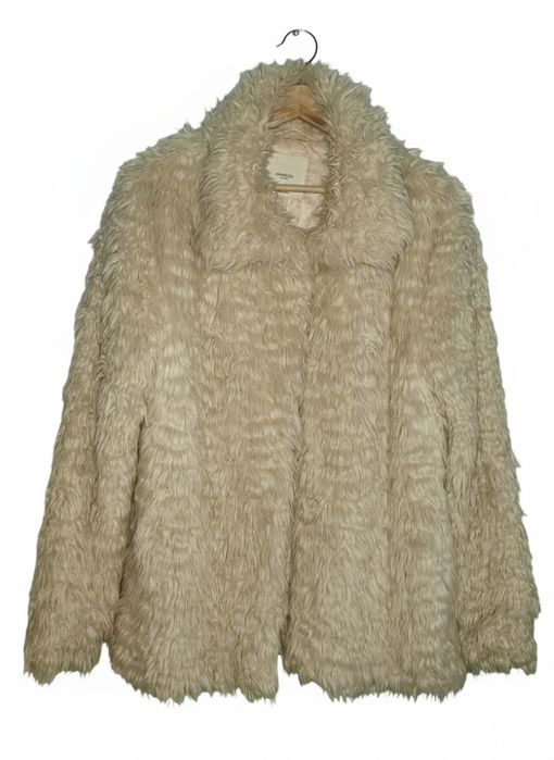 Casaco Mango e mala a tiracolo