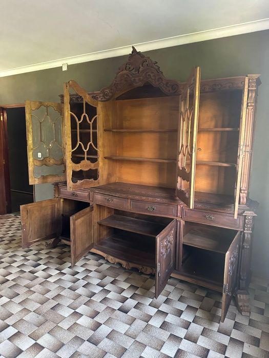 Móvel antigo de sala