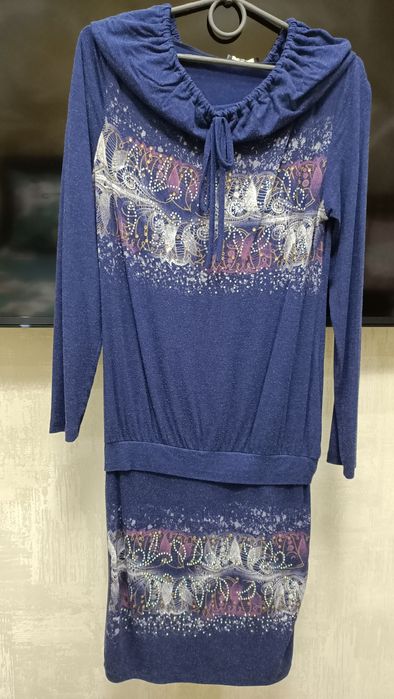 Жіноче плаття з капюшоном