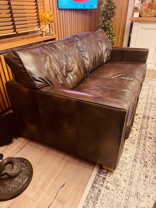 Zestaw ekskuzywnych kanap skórzanych