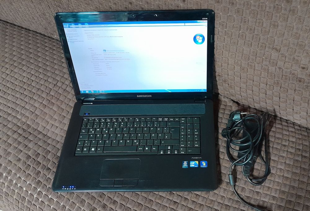 Потужний 17.3" ноутбук MEDION Akoya E7216