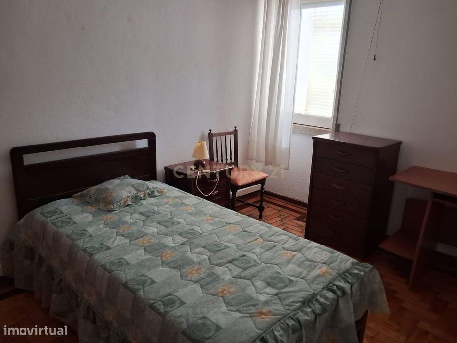 Apartamento para “ARRENDAMENTO”, de tipologia T3, com 1 WC, varanda co