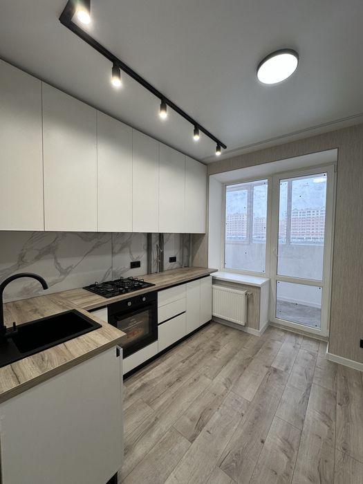 Новенька 1к 32 м2 Київський Маєток . Мінімальне оформлення