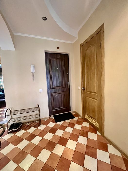 3к квартира з меблями та технікою . Заводський район .