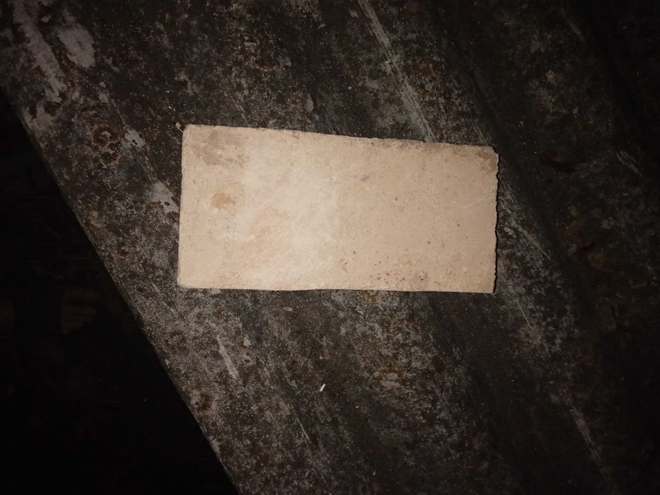 Кирпич огнеупорний