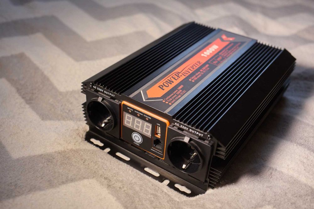 Інвертор. Перетворювач з 12V на 220V -  2000W пікова/1000W номінальна