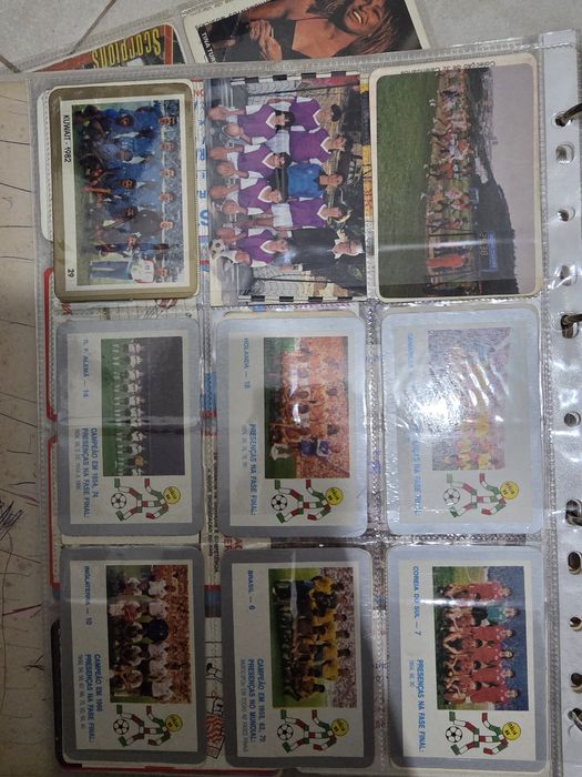 Lote Colecionismo Retro Anos 80/90: Cromos Futebol, 90210, Elvis e Calendários
