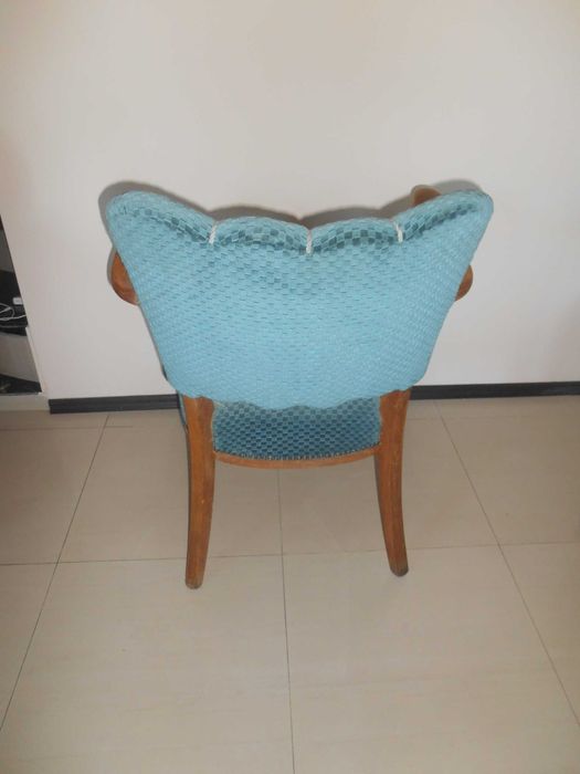 piekne stylowe solidne fotele krzesła