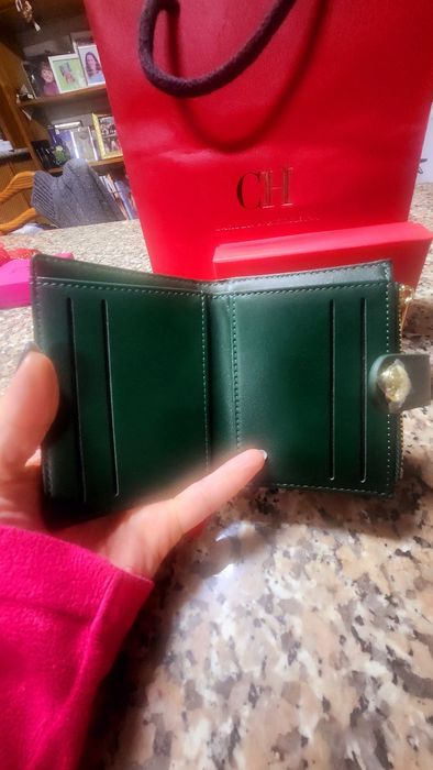 Carteira Carolina Herrera em pele nova