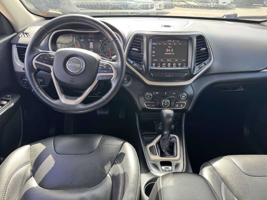 Jeep Cherokee      2016
