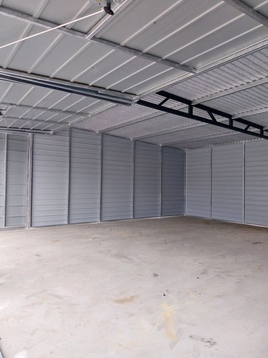 Garaż blaszany blaszak nowoczesny wygląd konstrukcja profil zamknięty