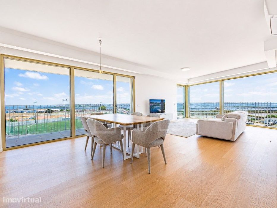 Apartamento T3, com vista mar e garagem, Faro, Algarve