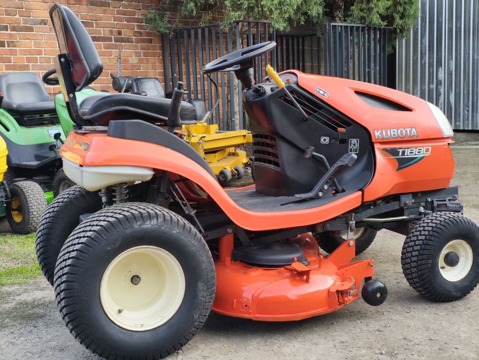 Traktorek kosiarka Kubota T1880