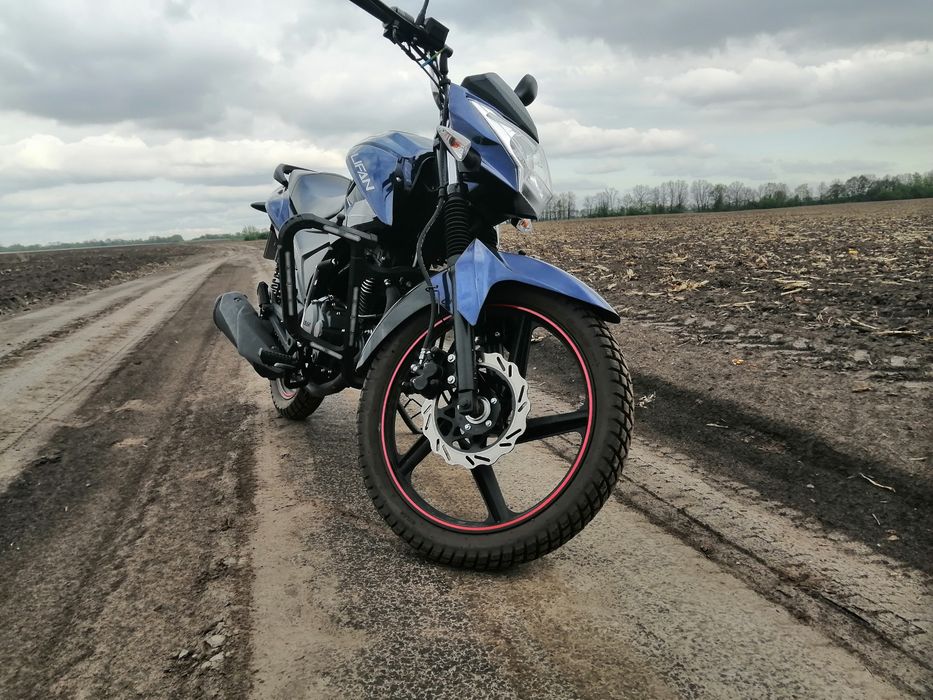 Продам мотоцикл Lifan1502e