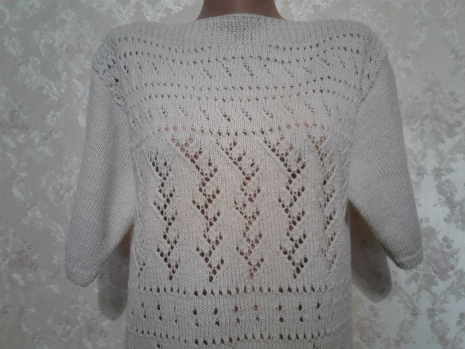 Продаётся кофточка ручной  вязки размер 50 - 52