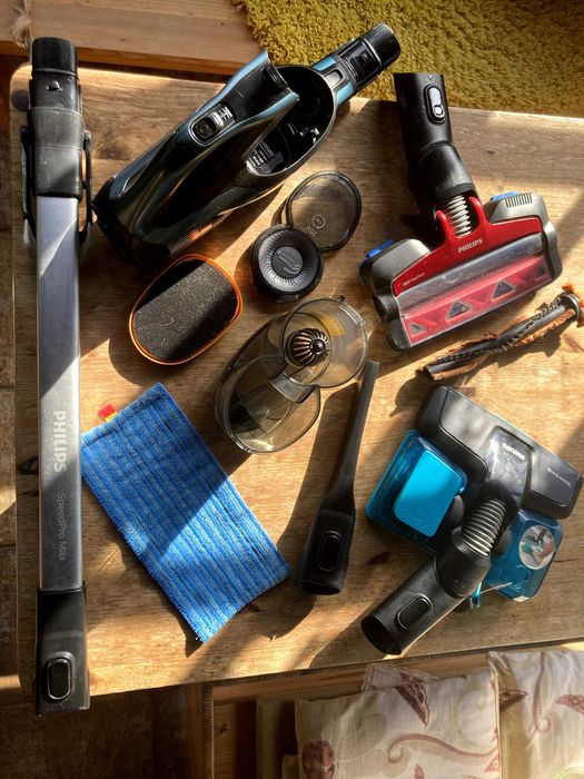 CZĘŚCI odkurzacz pionowy Philips Aqua Speed Pro Max 8000 (szczelinówka, pojemnik, końcówka mopująca, turboszczotka led, rura, pojemnik, silnik)
