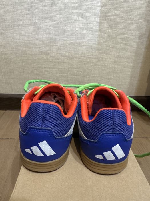 Кросівки для футболу, Adidas