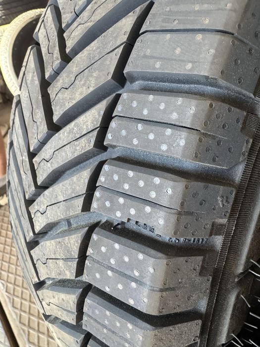 215/65R16C 109/107T Michelin Agilis CrossClimate