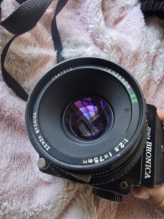 Bronica ETRS with 75mm 2.8, sem back