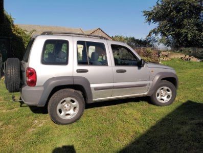 Jeep cherookee KJ 2004