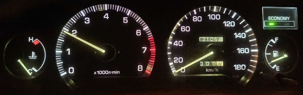 Toyota Corolla XL (1991), com reduzida quilometragem