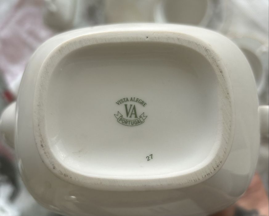 Magnífico Serviço de Café Vista Alegre Vintage - 12 Pessoas (27 Peças) - Nunca usado