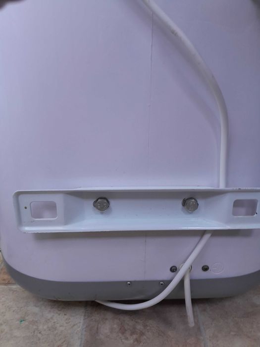 Водонагрівач електричний ELEKTROLUX EWH 50 Royal, вживане.