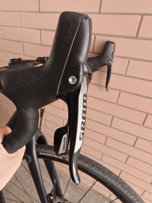Bicicleta orbea terra H31 - SRAM Rival hidráulico - rodas de swiss