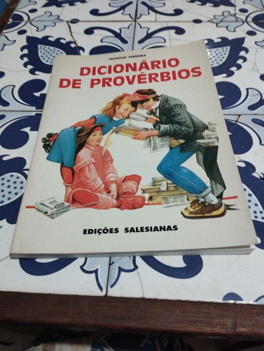 Livro "Dicionário de Provérbios"