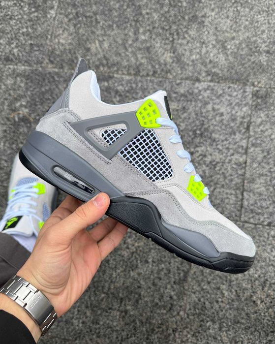 Кросівки Air Jordan Retro 4 Neon | нові | 41–46 |