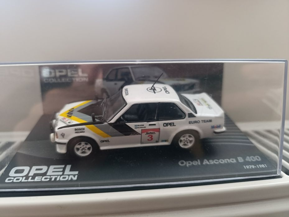 Масштабна модель машинка Opel Ascona  b 400