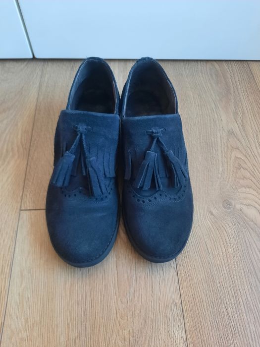 Sapatos azuis em camurça estilo mocassin