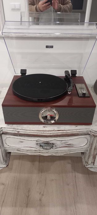 Gira discos Victrola Park Avenue - novo