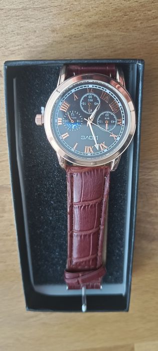 Nowy elegancki zegarek