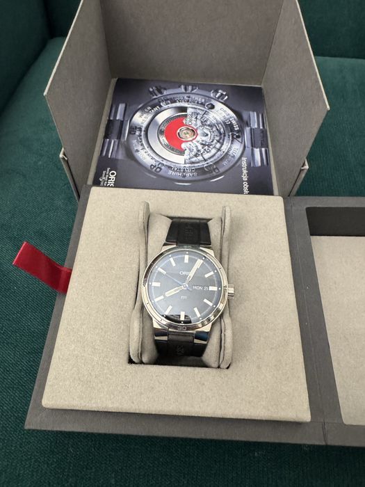 Oris TT1 date day