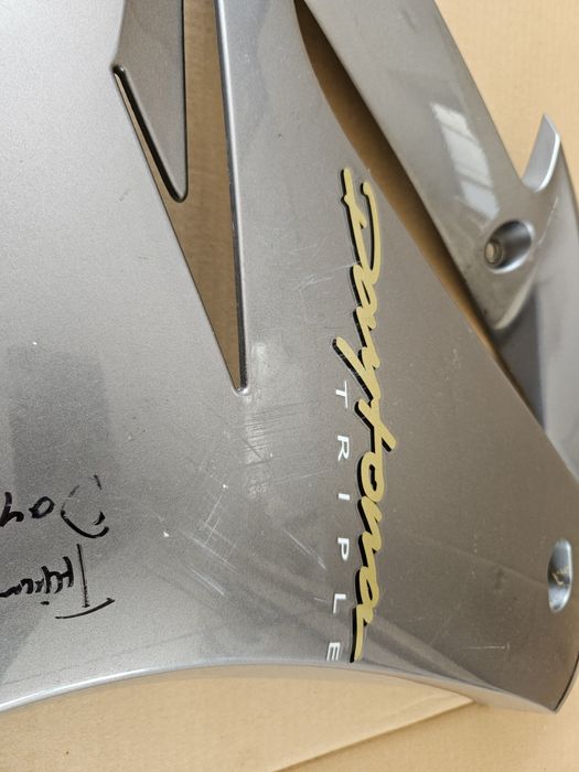 Triumph Daytona Triple 675 bok boczek prawy owiewka prawa