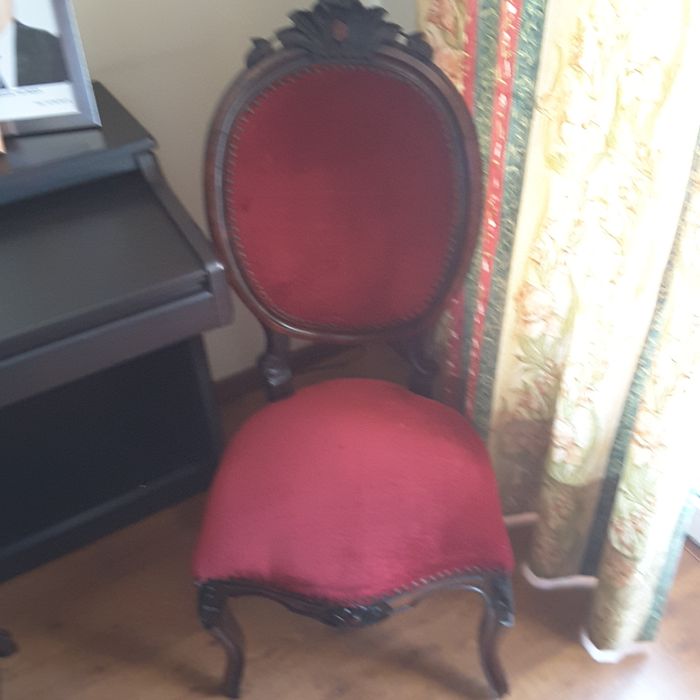 Sofás/cadeiroes antigos